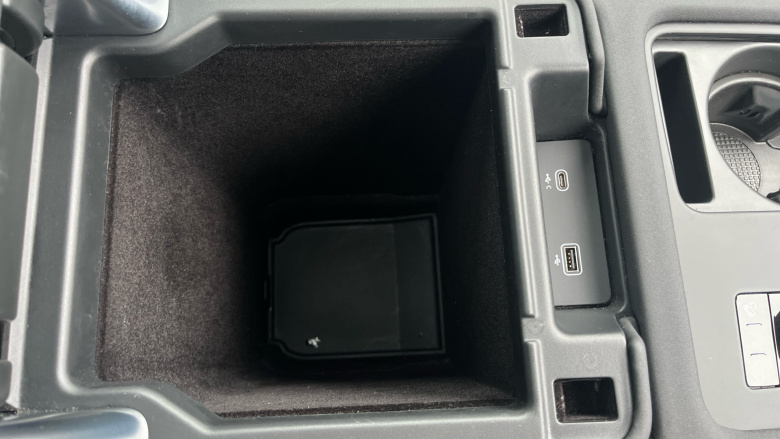 Land Rover Discovery 3.0 D300 R-Dynamic HSE 5dr Auto Diesel Station Wagon